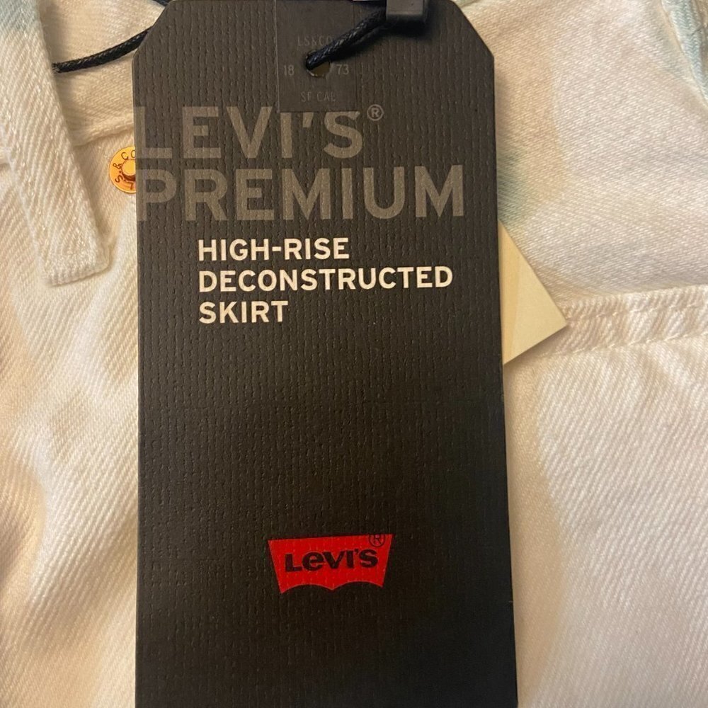 Levi’s premium high-rise deconstructed skirt Tie dye denim in size 29 (NWT) - Picture 4 of 6